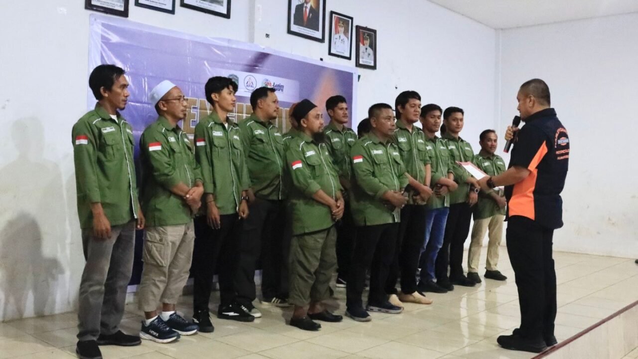 Kukuhkan Pengurus APAL, Bupati Irwan Tegaskan Pengusaha Lokal Harus Lebih Diberdayakan